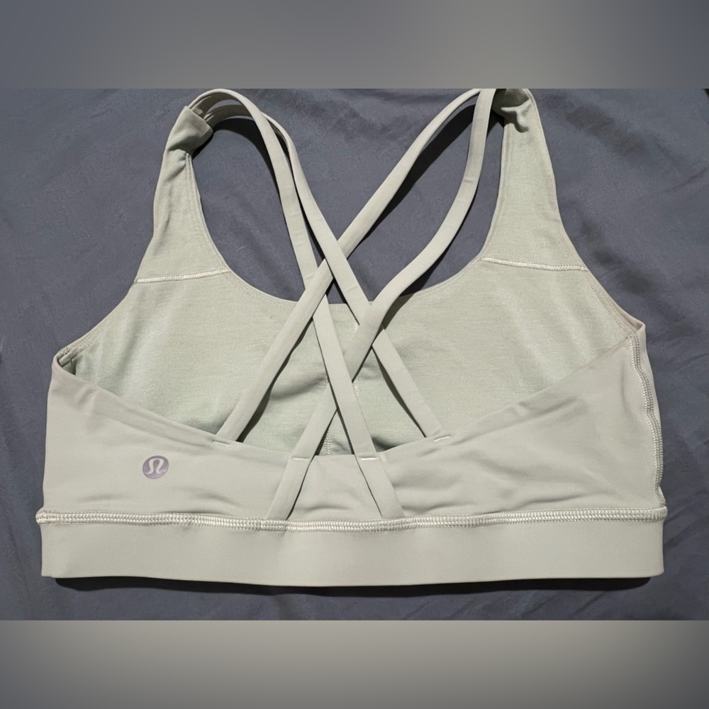 lululemon Energy Bra/ size 6/ Support B-D cups/light green